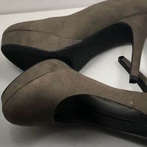 X APPEAL Suede Platform Pumps